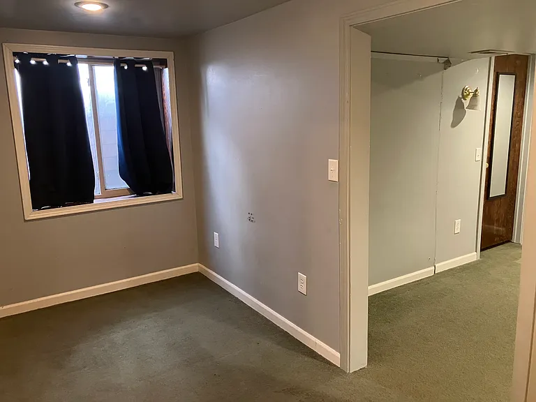 324 E Mission Ave — Photo 5