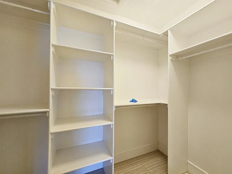 546 Albany Way NW — Photo 8
