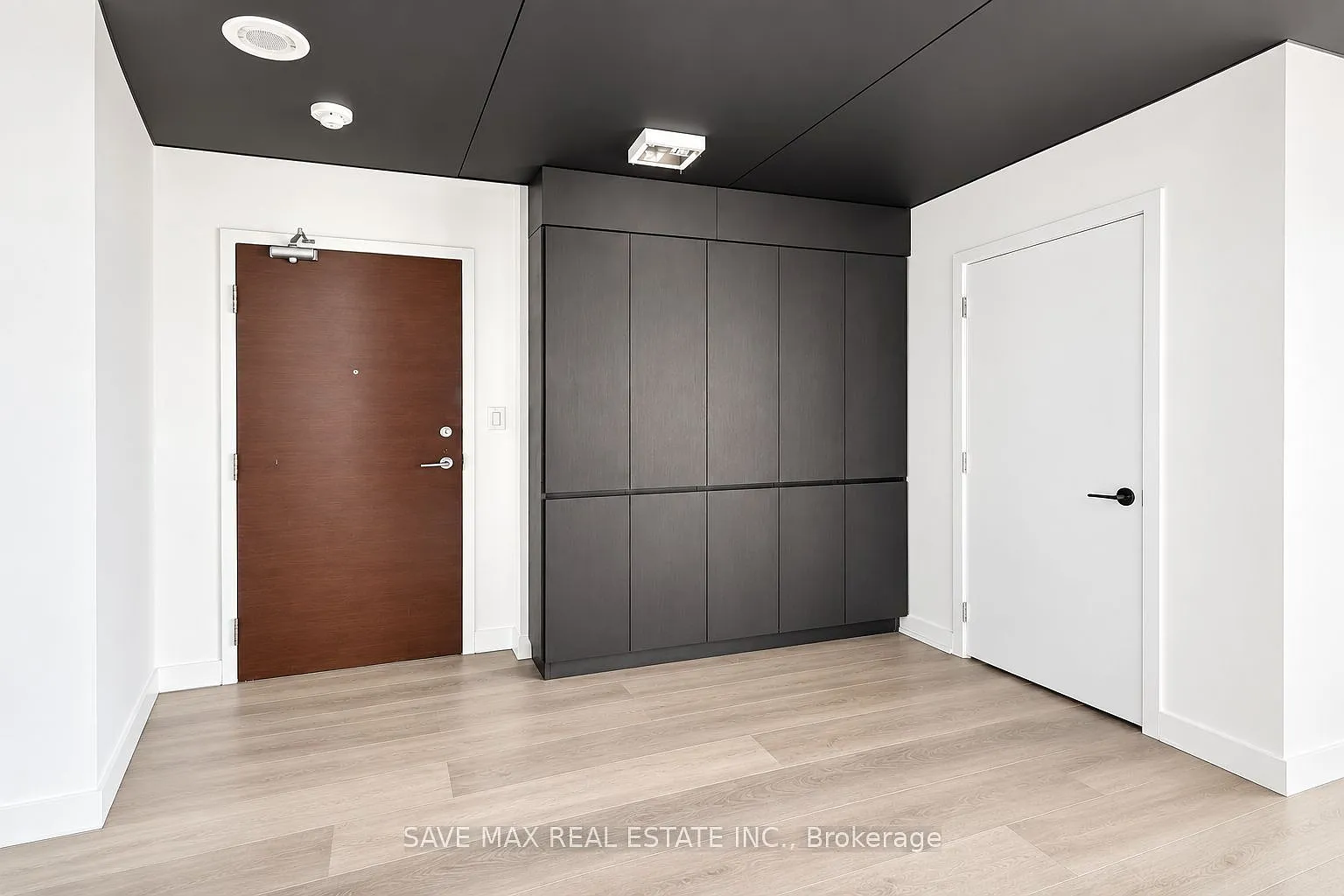 2 bed, $2,900 — Photo 2