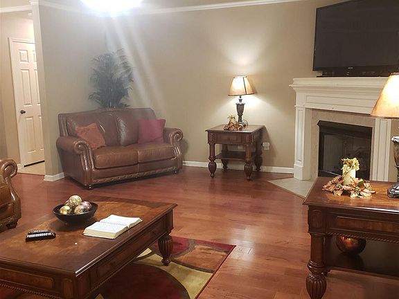 4th image of 908 Huck Finn Blvd