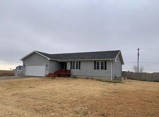 956 Starshine St, Minneapolis, KS 67467