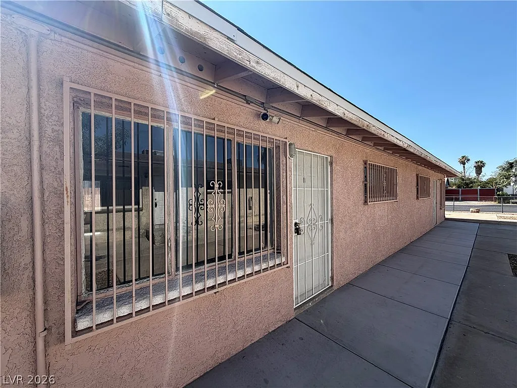 2 bed, 1.0 bath, 2610 sqft, $1,150 — Photo 4