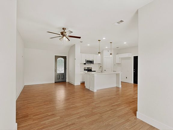 3rd image of 6306 County Road 619