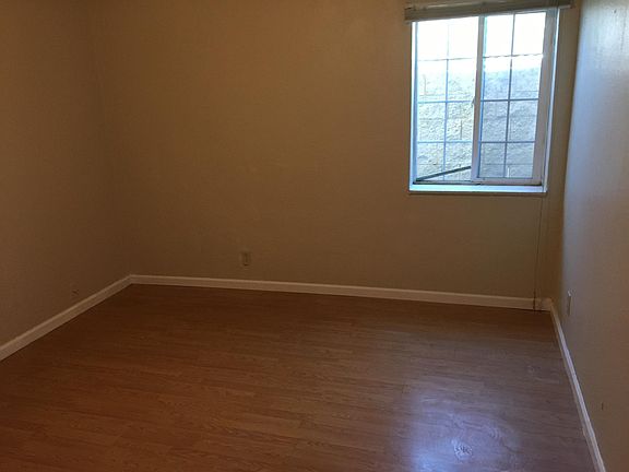 4th image of 10460 Franklin Blvd #1