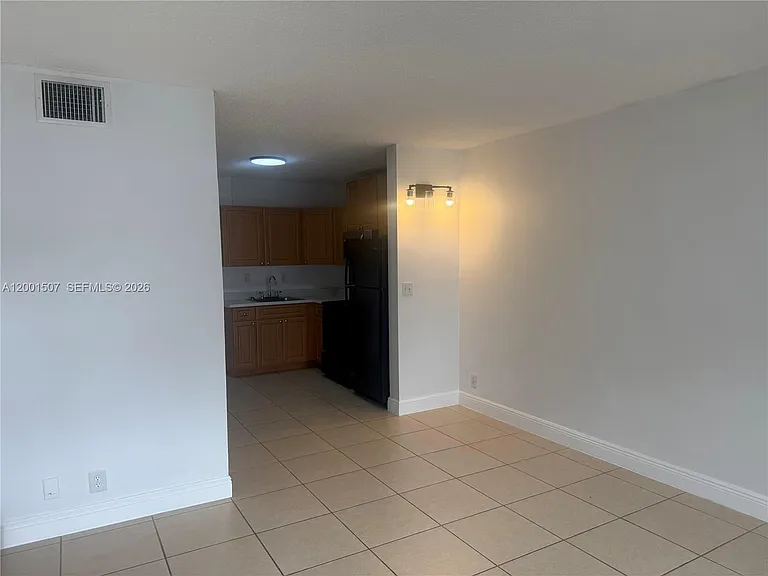 715 NE 2nd Ave #202 — Photo 4