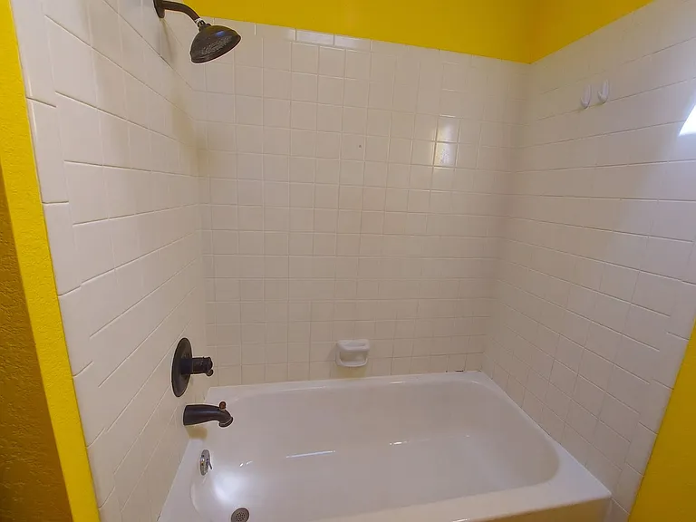 2604 Inverrary Dr — Photo 16