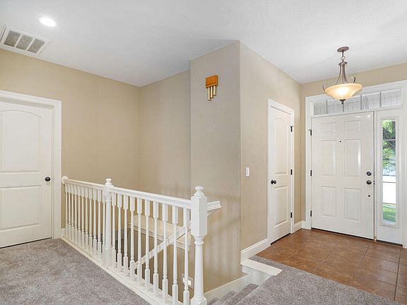 5th image of 1083 E Daisy Falls Drive