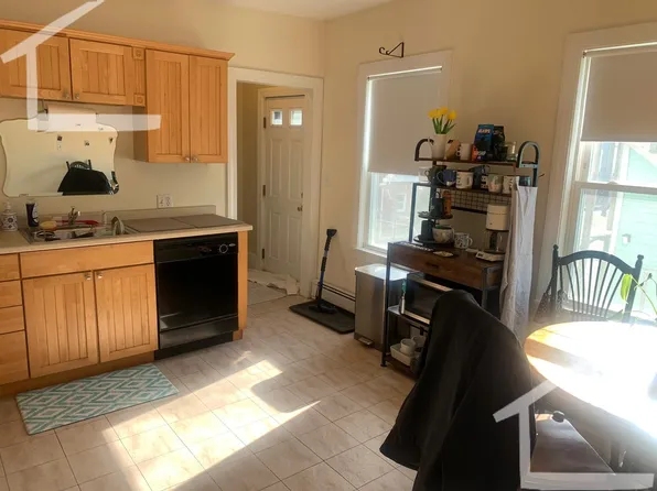 12 Middle St, Newton, MA 02458