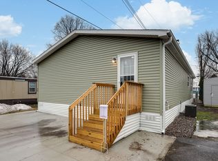 38 Edgemore Dr, Osseo, MN 55369