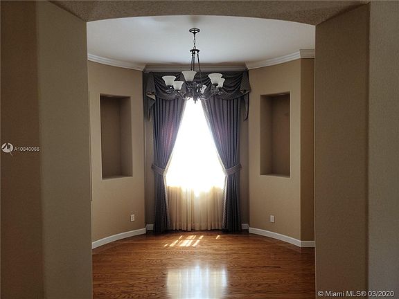 4th image of 5552 SW Bellflower Ct