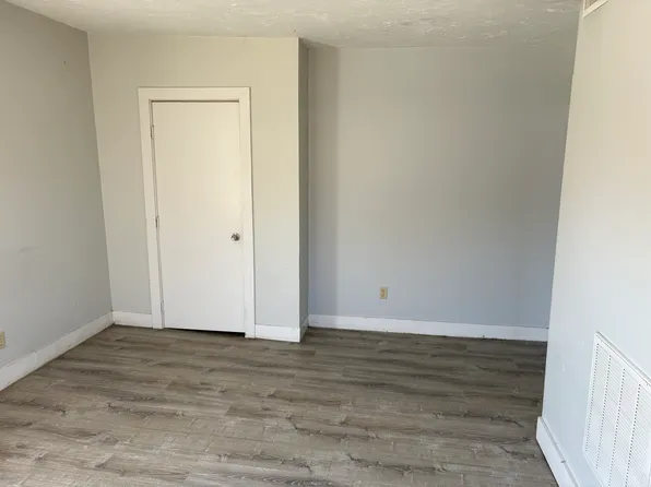 2 Chase Ave #2R, Dudley, MA 01571