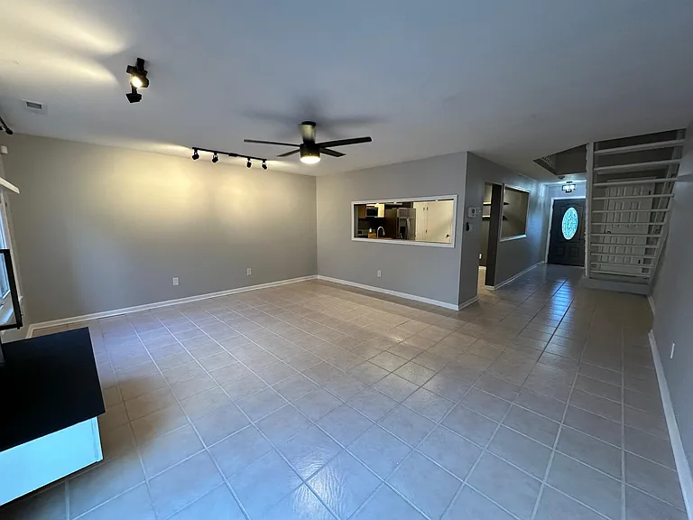 792 Quesnel Dr — Photo 7