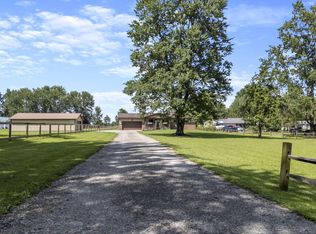 570 Woodside Dr, Pataskala, OH 43062