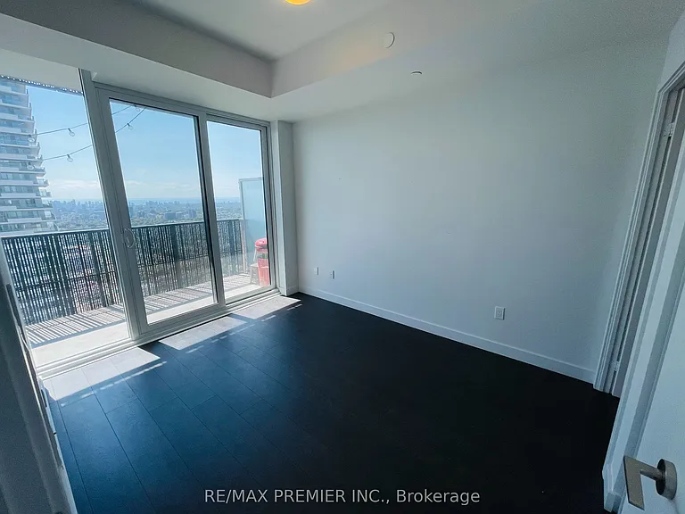 8 Eglinton Ave E #4301 — Photo 8
