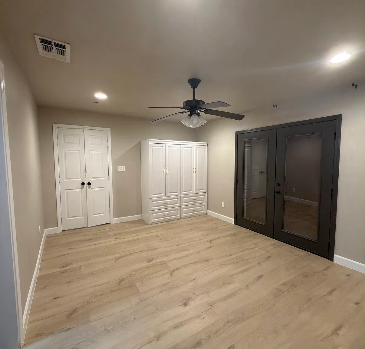 2 bed, 1363 sqft, $1,300 — Photo 2