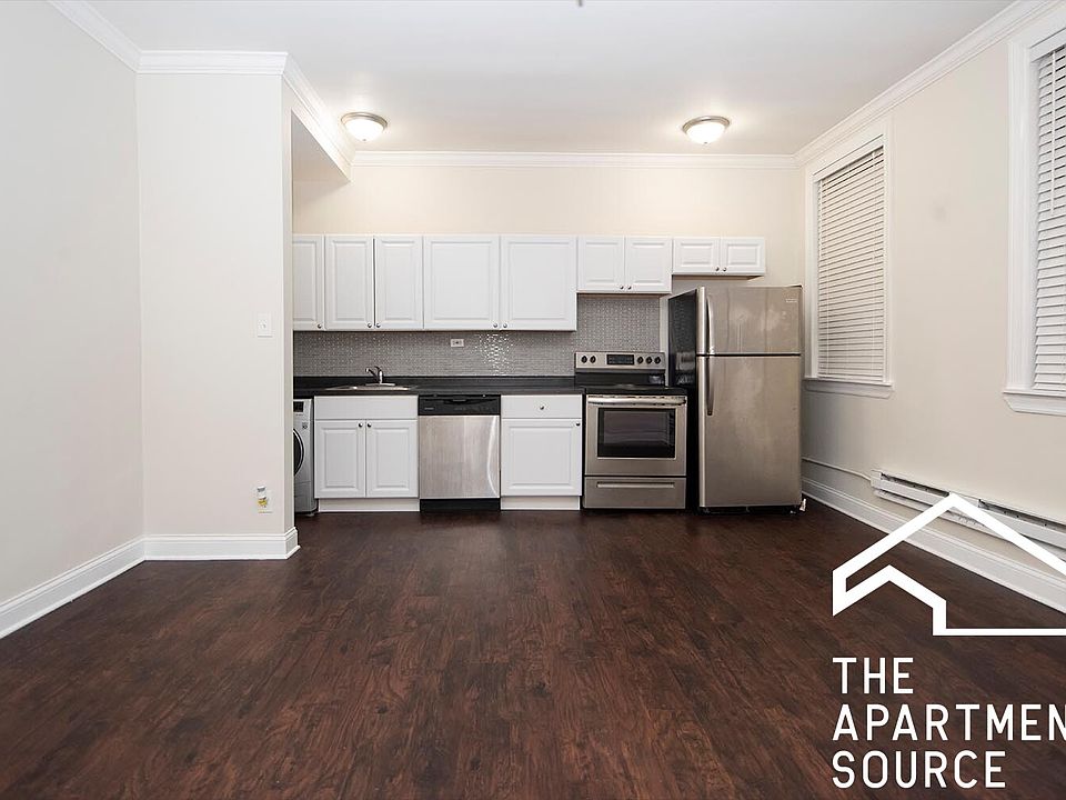 1st image of 3345 N Marshfield Ave APT 107