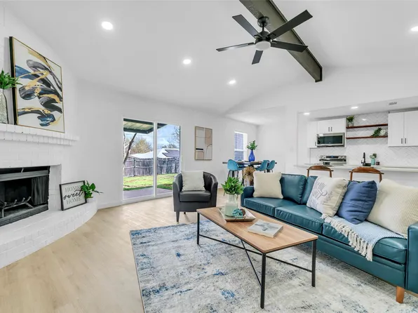 6221 Maple Springs Dr, Arlington, TX 76001