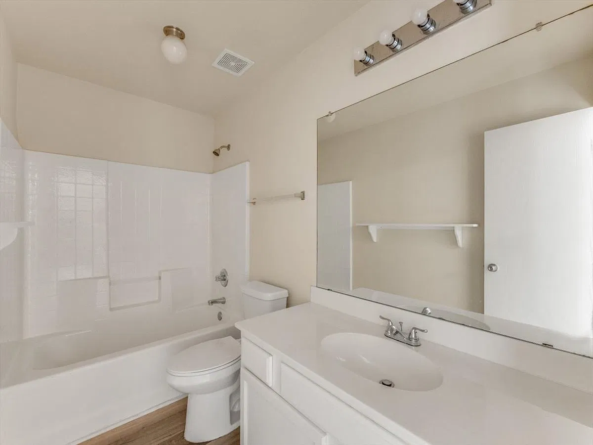 3 bed, 1553 sqft, $1,599 — Photo 3