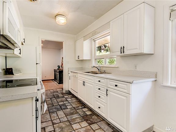 5th image of 5919 120th St SW