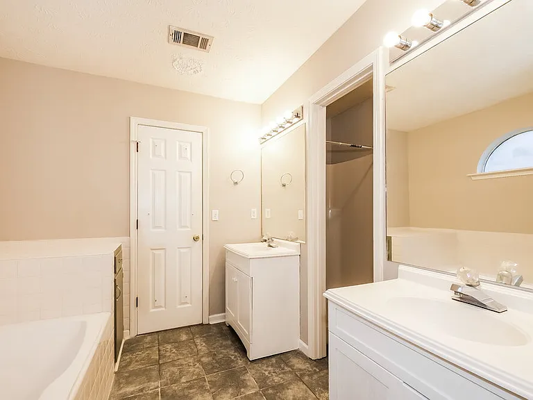 831 Jefferson Dr SW — Photo 11