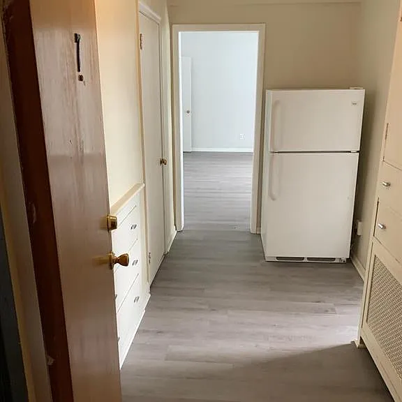 76 S Adelaide Ave #7 — Photo 10
