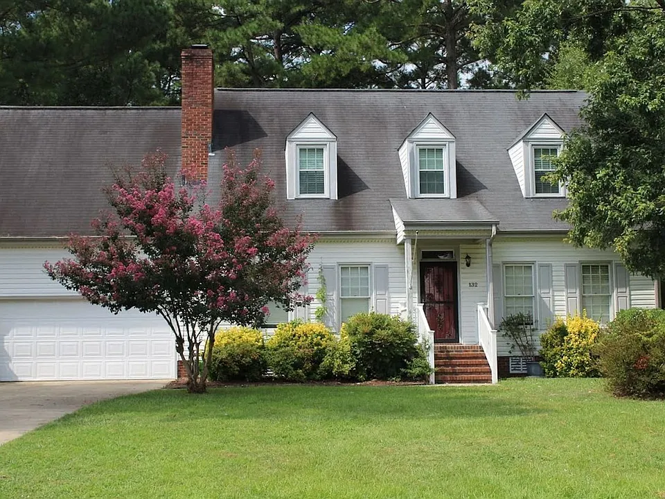 132 S Marion Dr