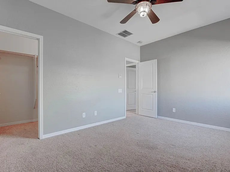 2589 Chateau Clermont St — Photo 17