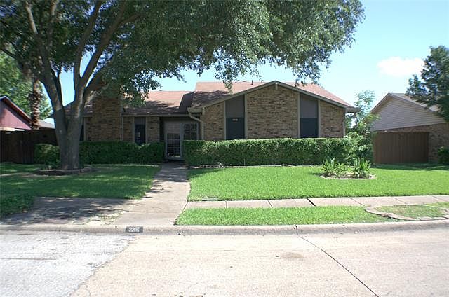 1st image of 2206 Belton Dr
