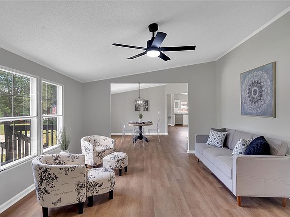 3rd image of 126 Hardwood Ct