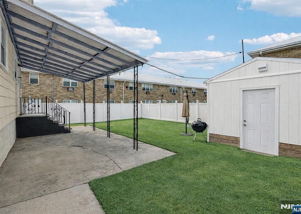 2nd image of 45 Arnot St