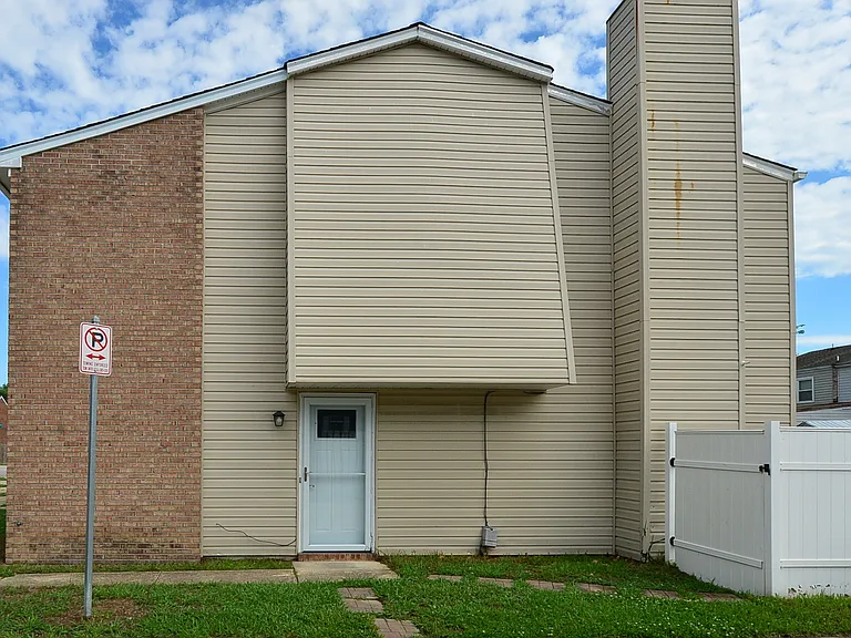 806 Jamestowne Dr — Photo 20