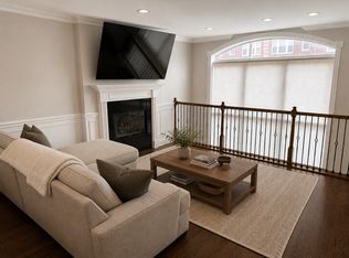 2444 W Diversey Ave #1E, Chicago, IL 60647