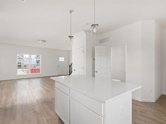 3rd image of 2021 Boardman St