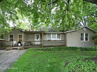 1105 S Hough St, Barrington, IL 60010