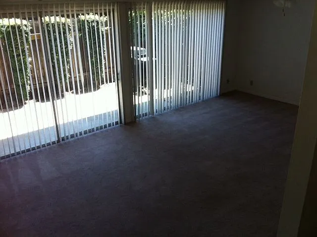 1078 Franklin Ave — Photo 35