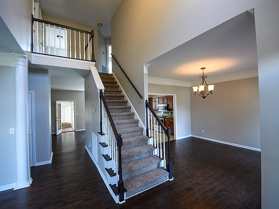 5th image of 381 Saint Francis Ave