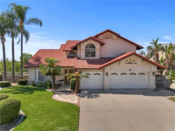 3095 Shauna Dr, Highland, CA 92346