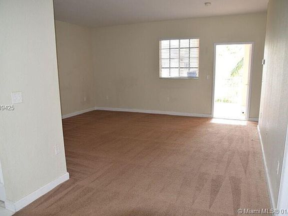 3rd image of 372 NE 26th Pl Unit 202