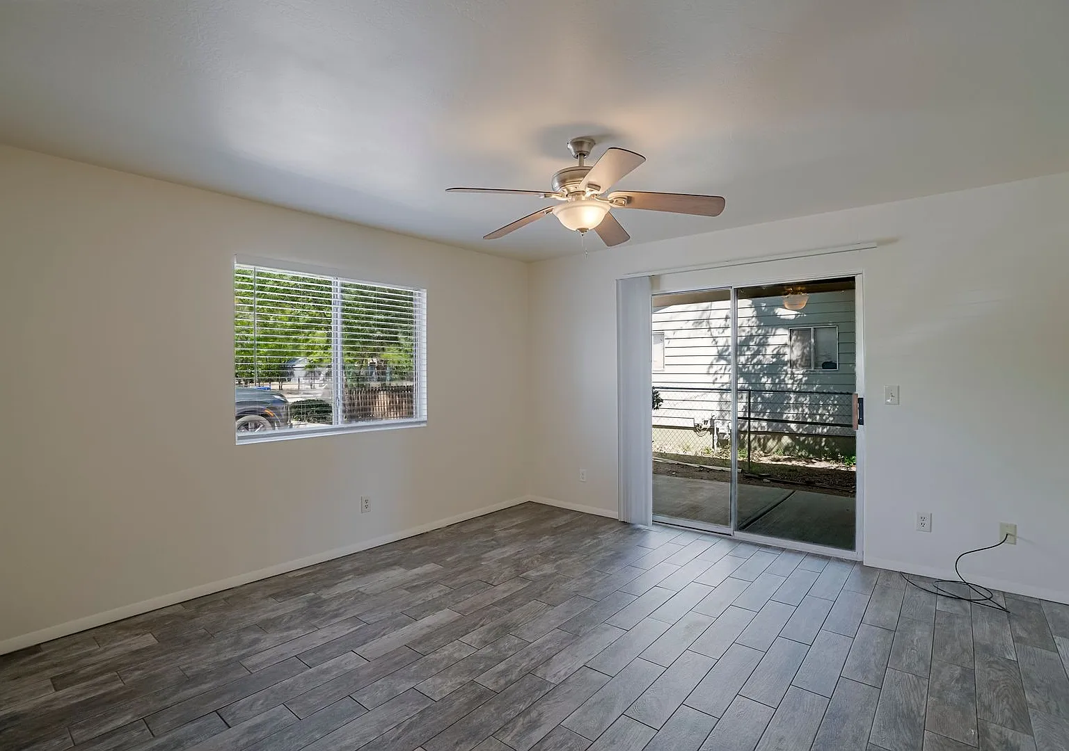 875 Gail Gardner Way — Photo 3