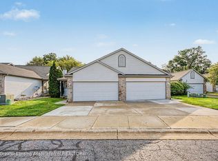 2048 Wyndham Hills Dr, Holt, MI 48842