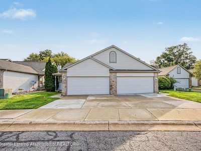 2048 Wyndham Hills Dr, Holt, MI, 48842