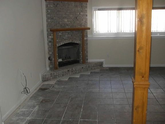 5th image of 10078 Creekwood Trl