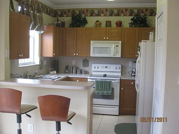 4th image of 10833 NW 81st Ln