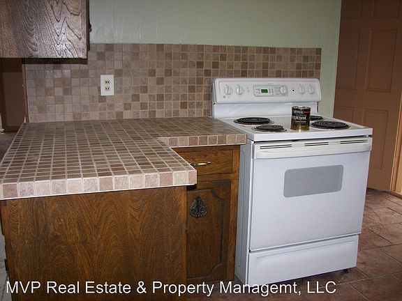 2nd image of 3236 SE 24th St