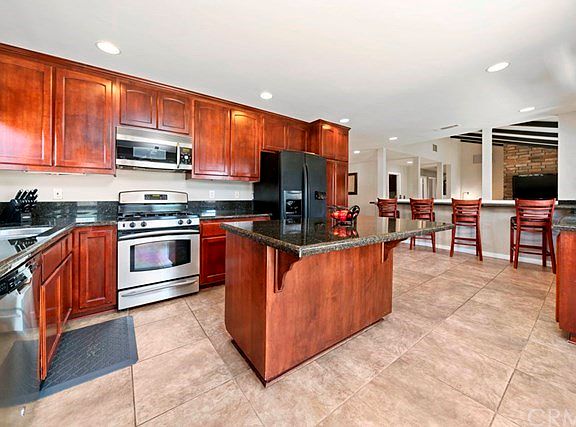 4th image of 40150 Avenida Del Tiendas