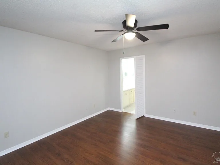 8154 Treetop Ln — Photo 6
