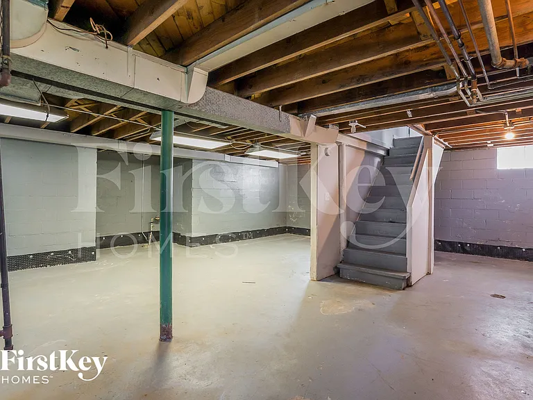 1026 Muirfield Ave — Photo 13