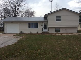 355 N 17th St, Hamilton, IL 62341