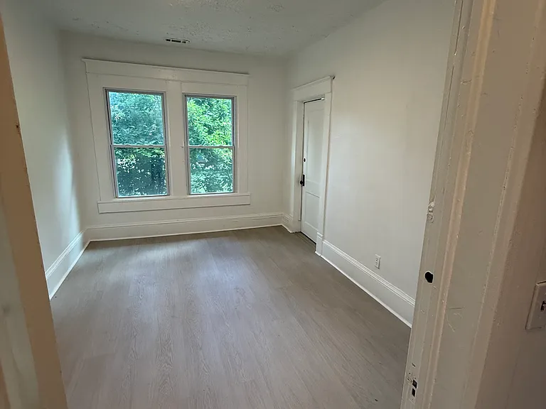 1740 Taylor Ave — Photo 7