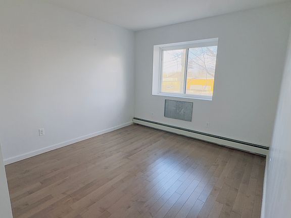 4th image of 3122 60th St #3R